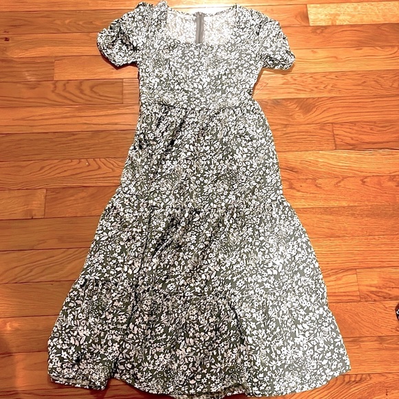 ☀️New SHEIN Ditsy Floral Print Ruffle Hem Dress XSmall - Picture 3 of 8